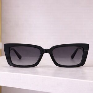 Elegant Black Sunglasses